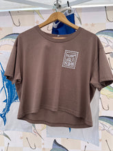 Load image into Gallery viewer, Women&#39;s Oyster Stamp Crop Tee
